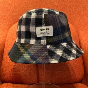 UO Plaid Bucket Hat